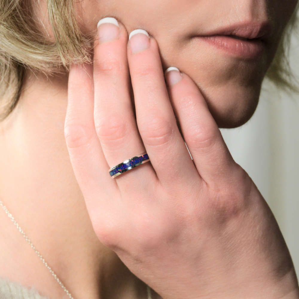 Opals & Ashes Circle Unisex Memorial Ring Silver. Modelled on female hand. Ashes blended with Royal Blue Opals.